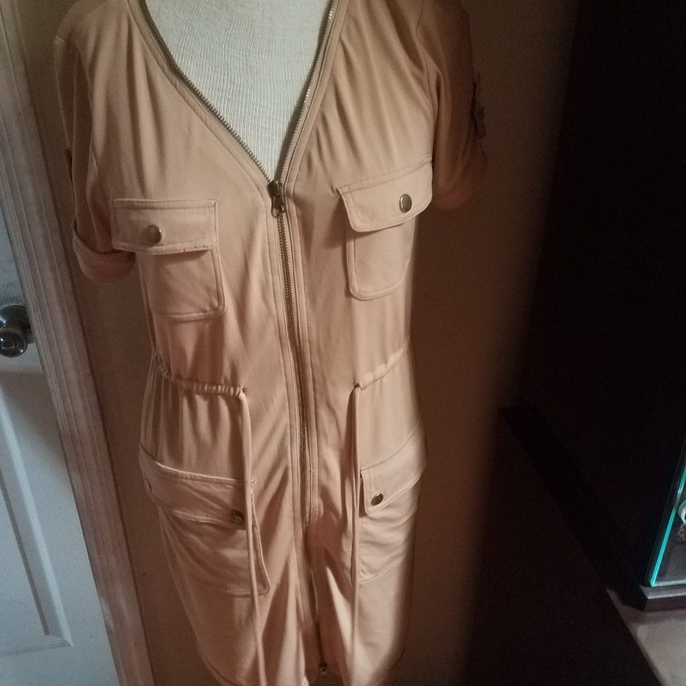 Dress - Picture 6 of 6